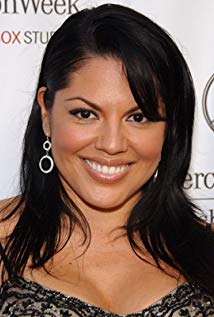 How tall is Sara Ramirez?